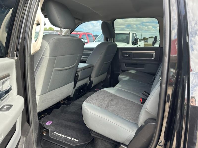 RAM 1500 Big Horn Crew Cab 4WD 2017