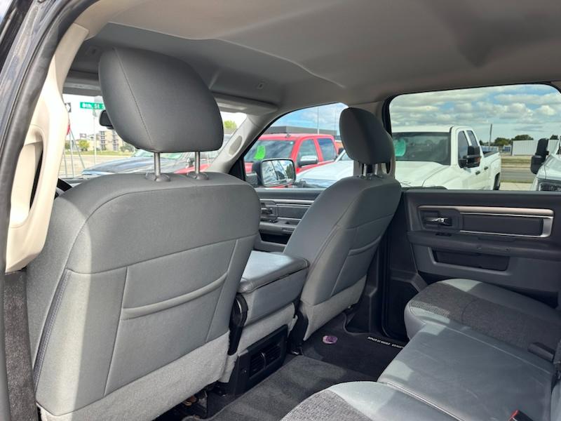 RAM 1500 Big Horn Crew Cab 4WD 2017