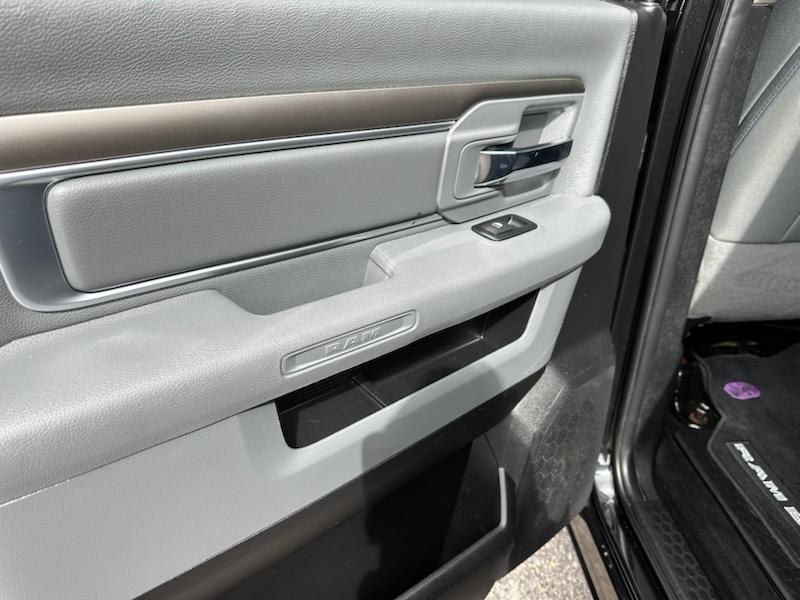 RAM 1500 Big Horn Crew Cab 4WD 2017