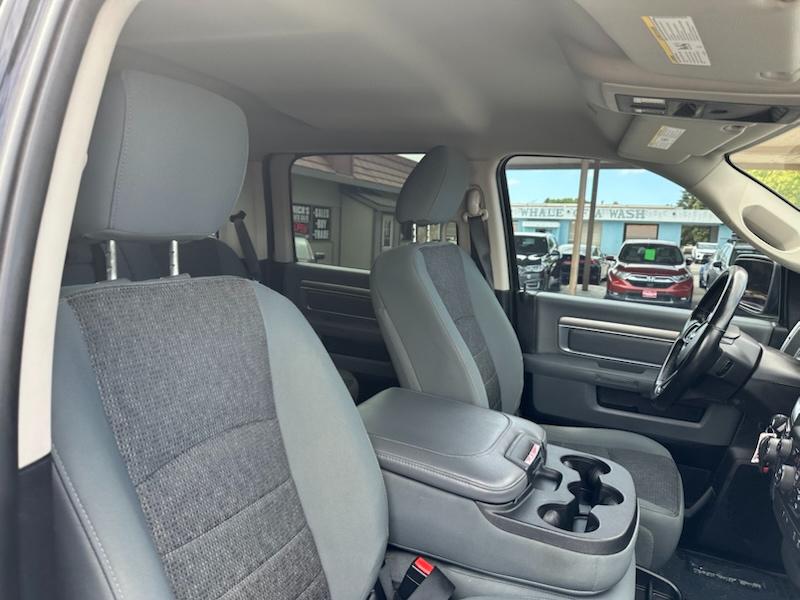 RAM 1500 Big Horn Crew Cab 4WD 2017