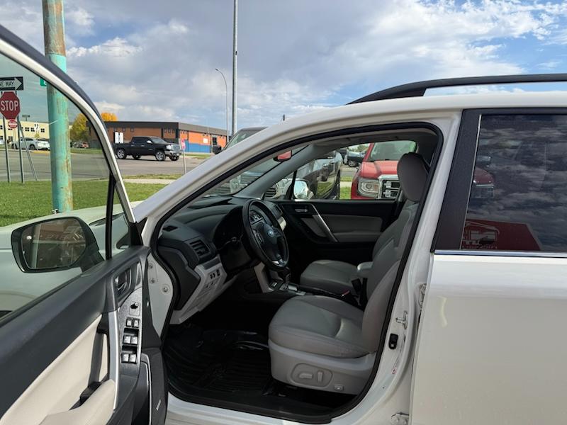 Subaru Forester 2.5i Touring 2014