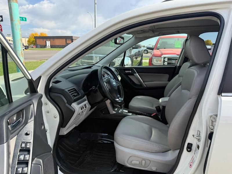 Subaru Forester 2.5i Touring 2014