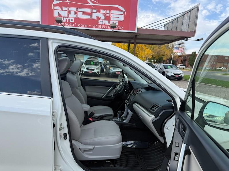 Subaru Forester 2.5i Touring 2014