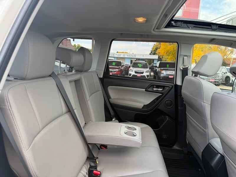 Subaru Forester 2.5i Touring 2014