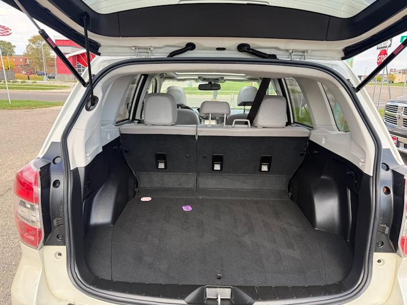 Subaru Forester 2.5i Touring 2014