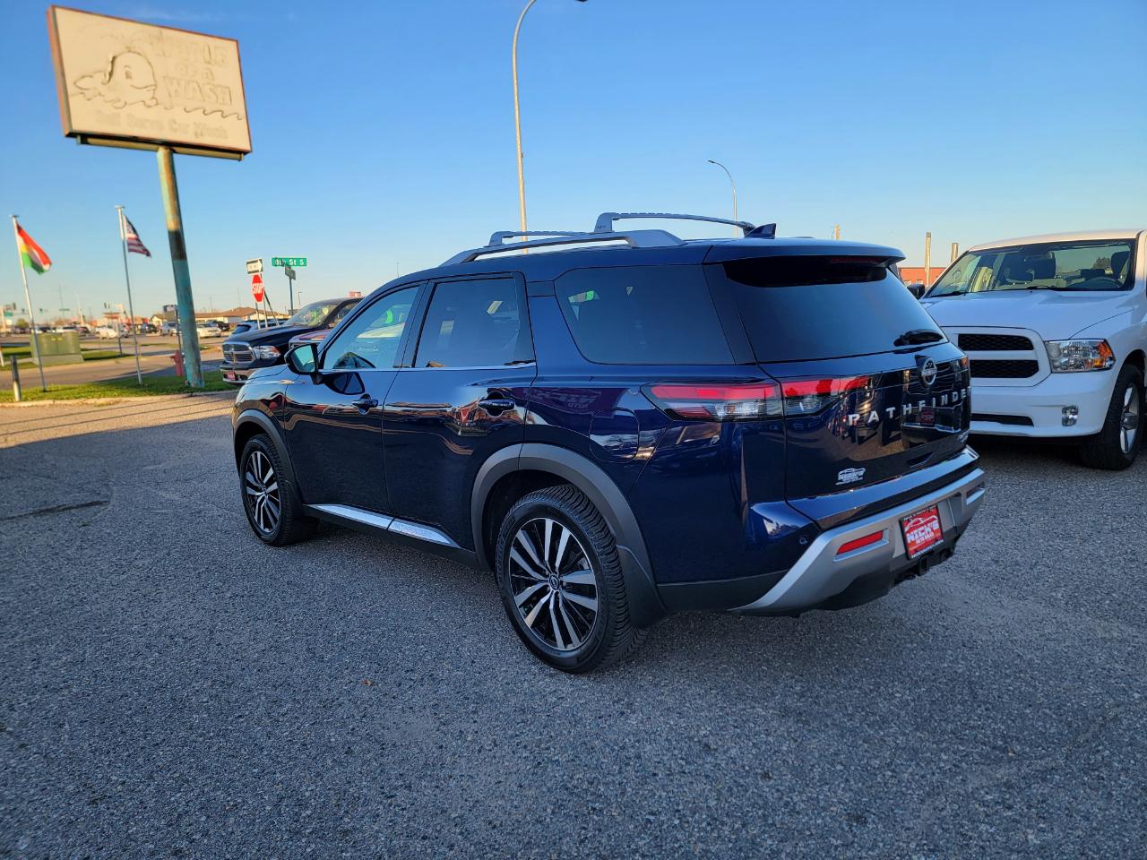 Nissan Pathfinder Platinum 4WD 2024