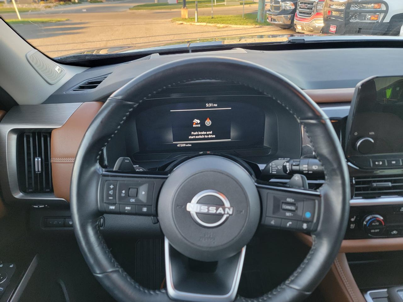 Nissan Pathfinder Platinum 4WD 2024