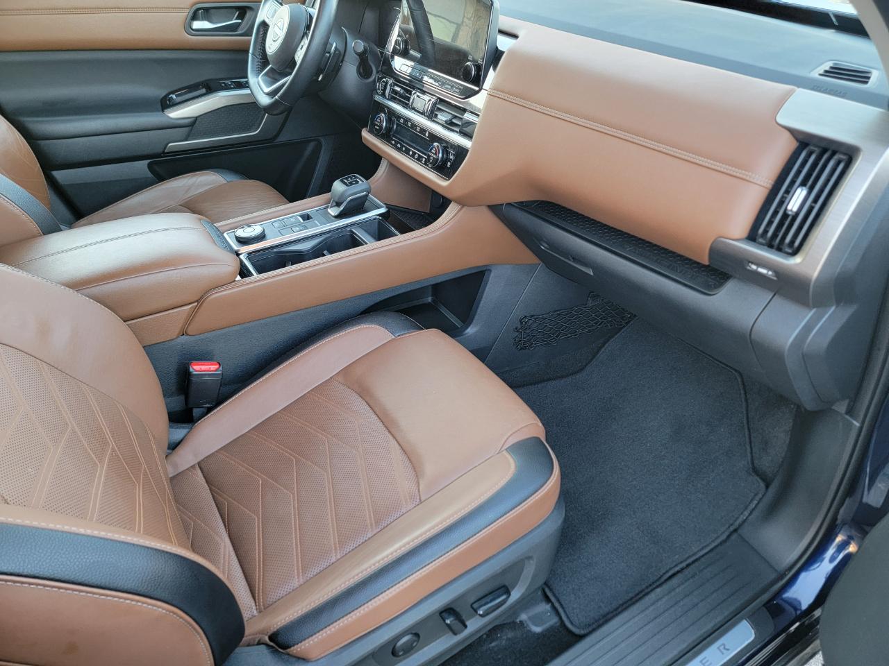 Nissan Pathfinder Platinum 4WD 2024