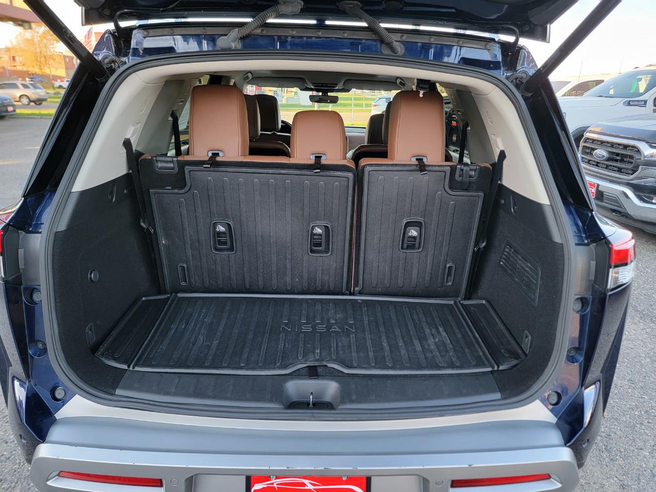 Nissan Pathfinder Platinum 4WD 2024