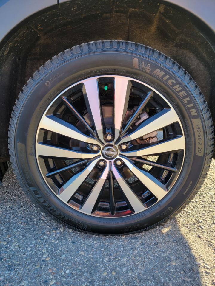 Nissan Pathfinder Platinum 4WD 2024