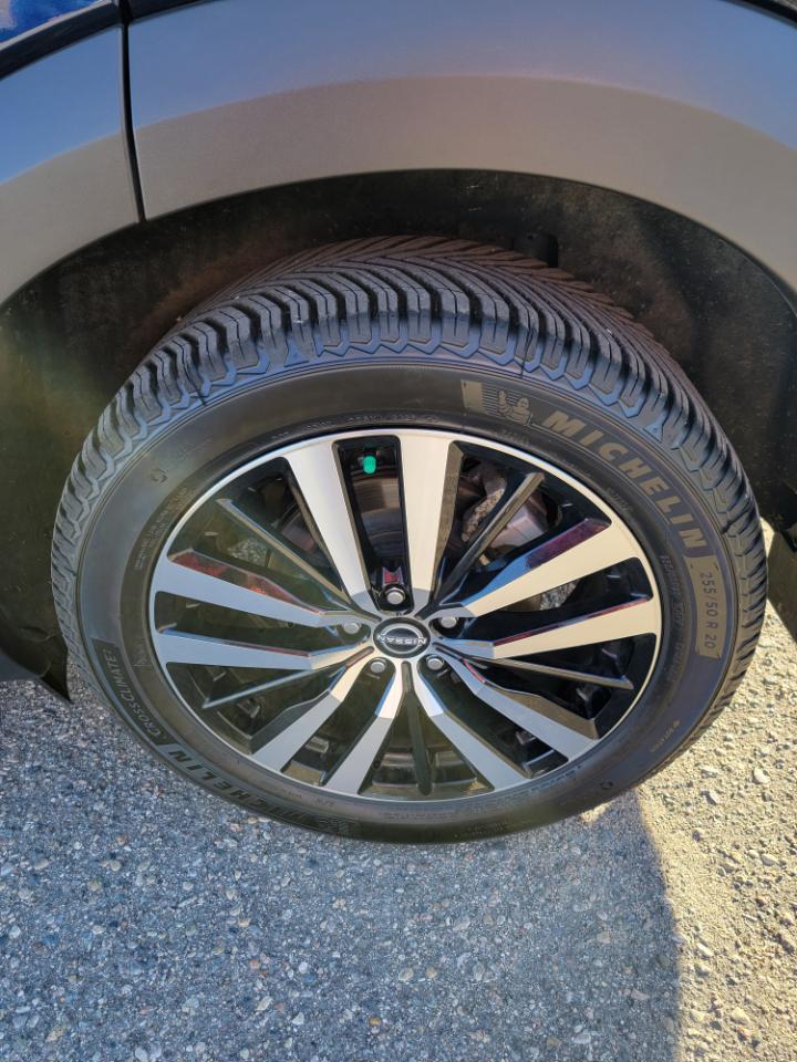 Nissan Pathfinder Platinum 4WD 2024