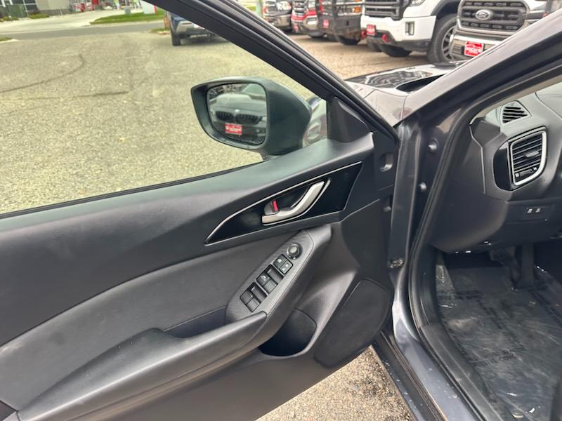 Mazda MAZDA3 i Sport AT 4-Door 2015
