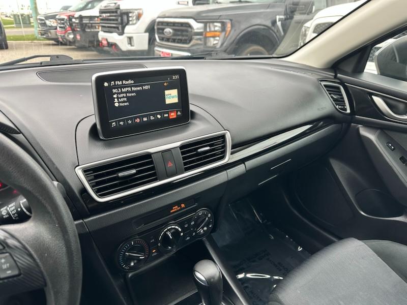Mazda MAZDA3 i Sport AT 4-Door 2015