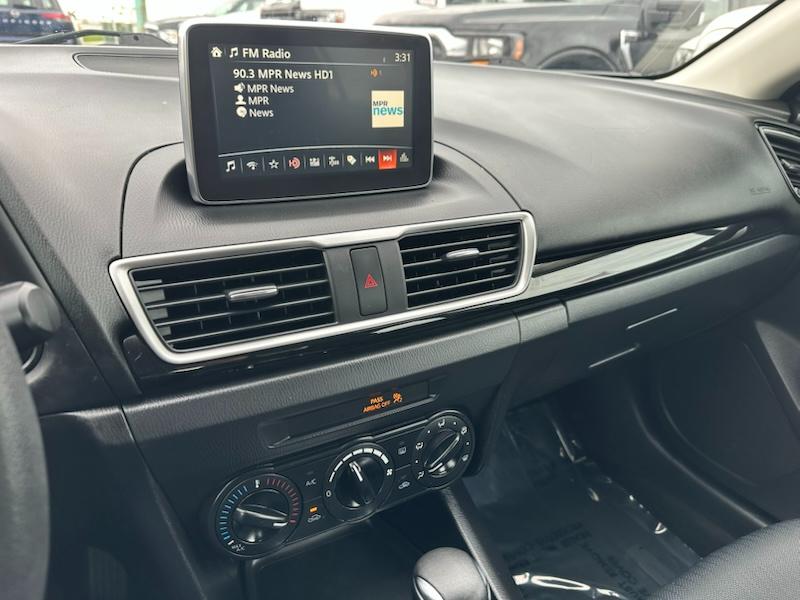 Mazda MAZDA3 i Sport AT 4-Door 2015