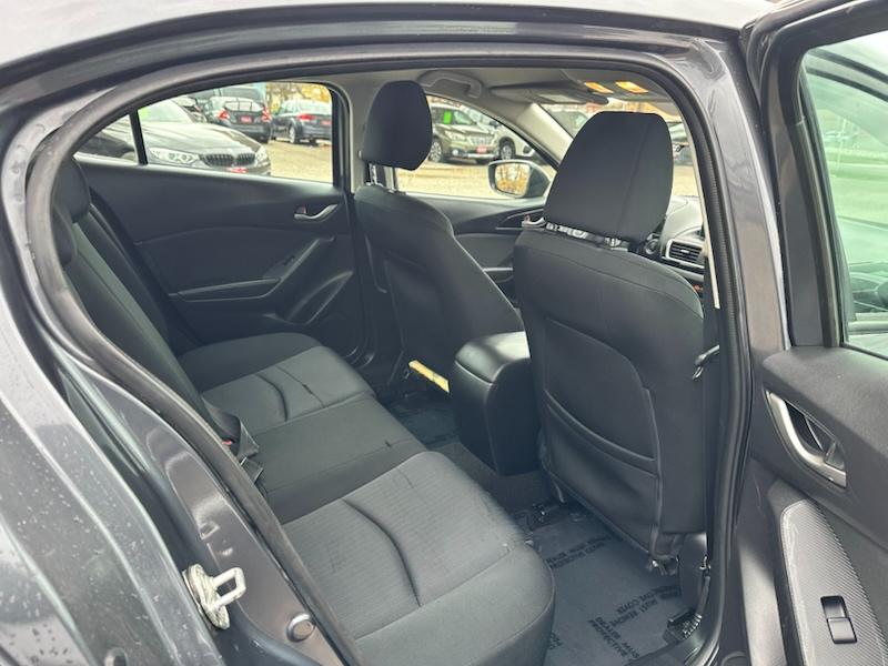 Mazda MAZDA3 i Sport AT 4-Door 2015