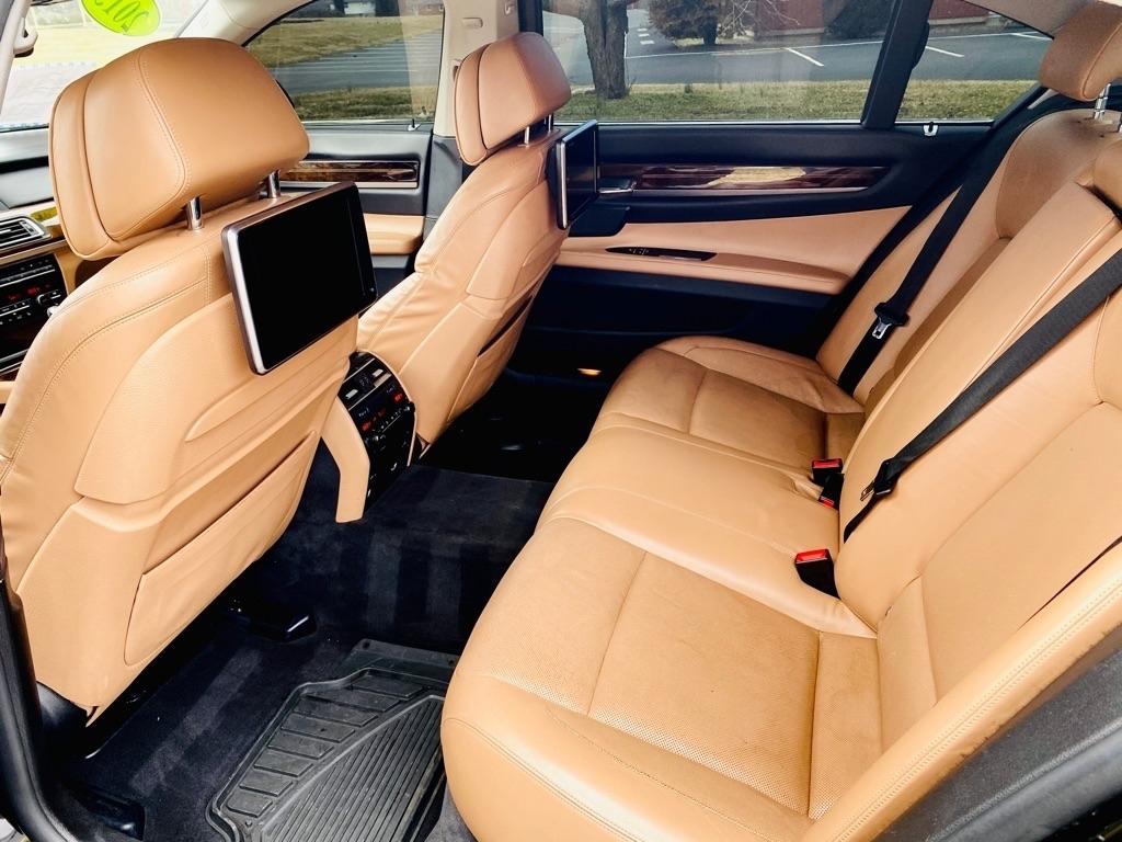 BMW Alpina B7 LWB xDrive 2013