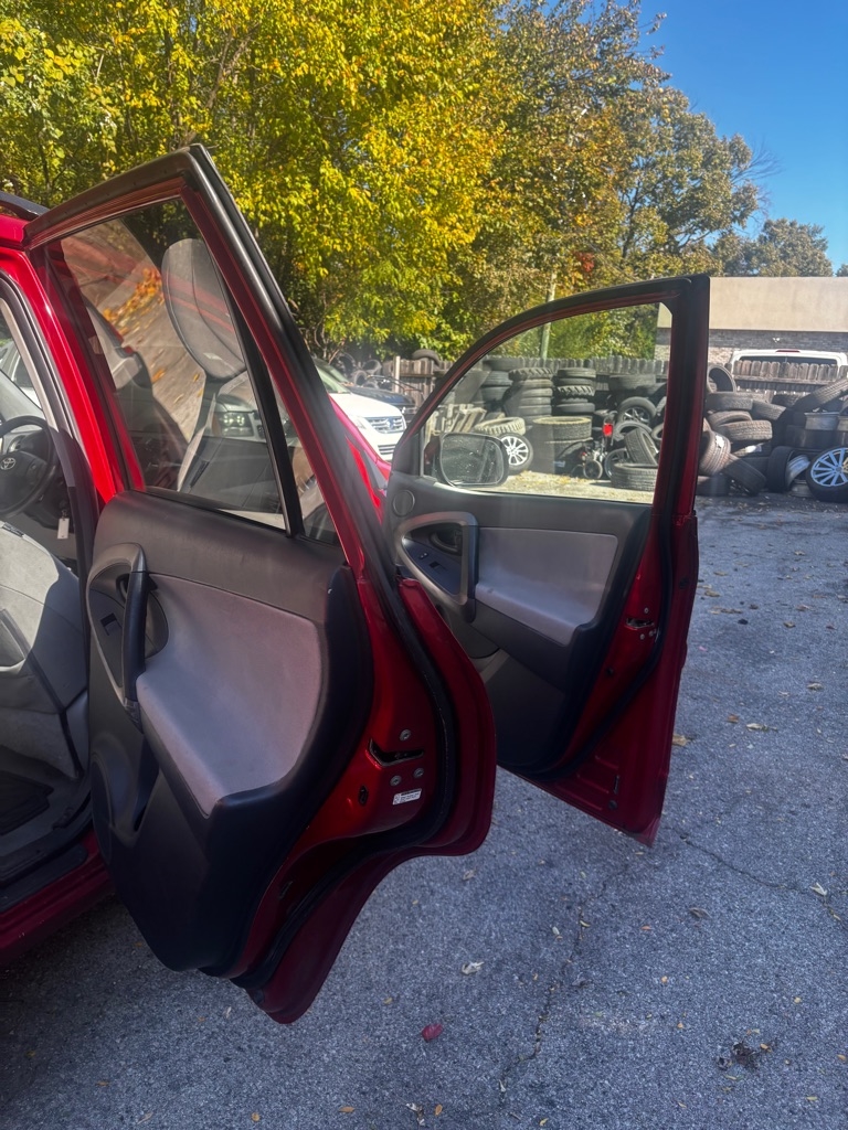 Toyota RAV4 Base I4 4WD 2010 Toyota RAV4 Base I4 4WD 2010