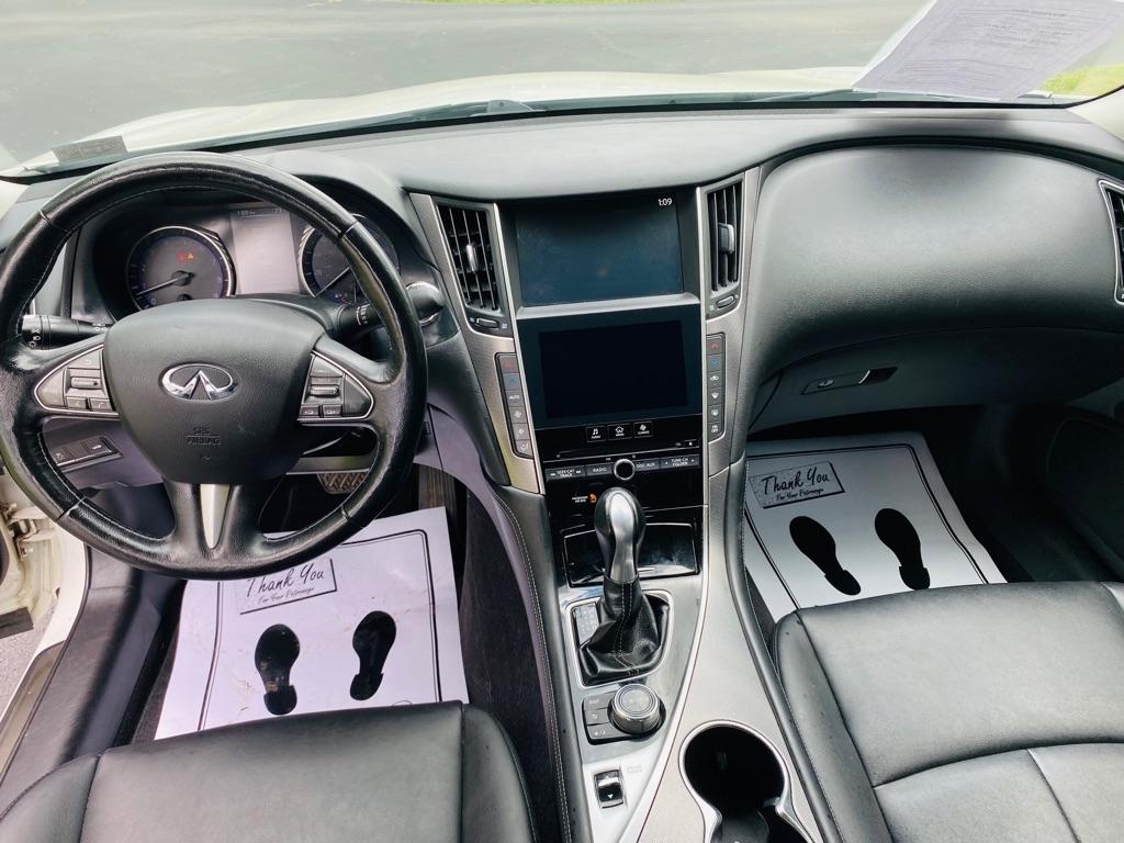 Infiniti Q50 Premium AWD 2014