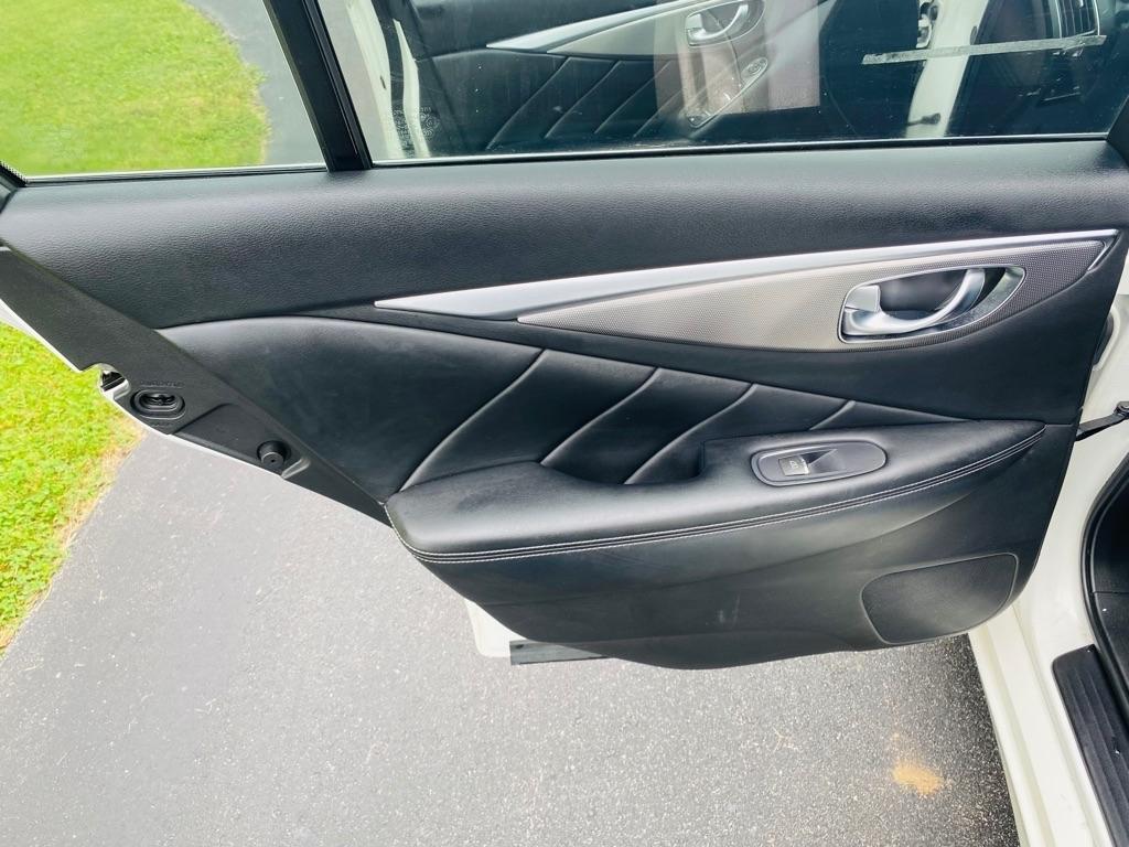 Infiniti Q50 Premium AWD 2014