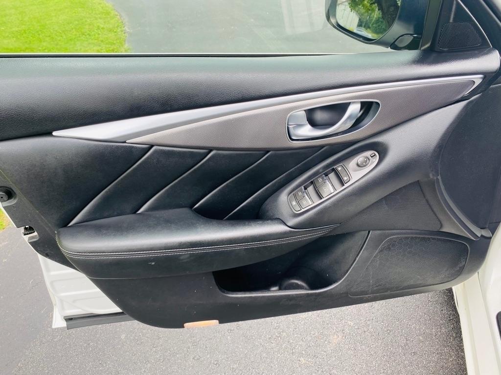 Infiniti Q50 Premium AWD 2014