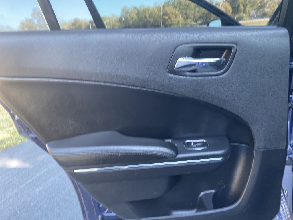 Dodge Charger SE 2013