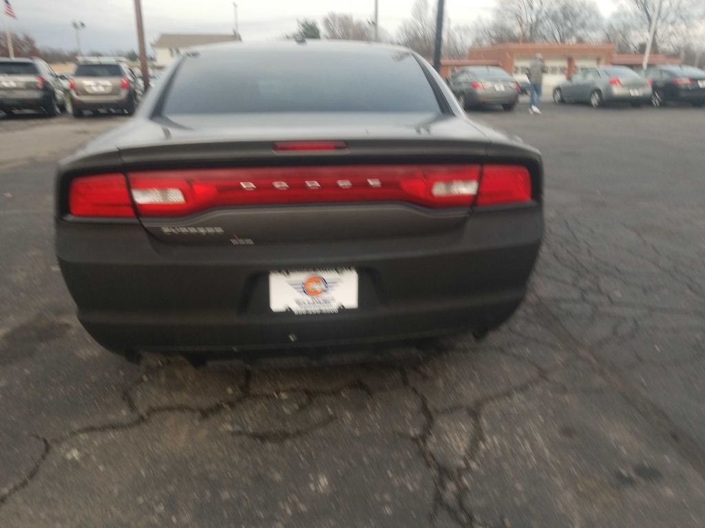 Dodge Charger SE 2012