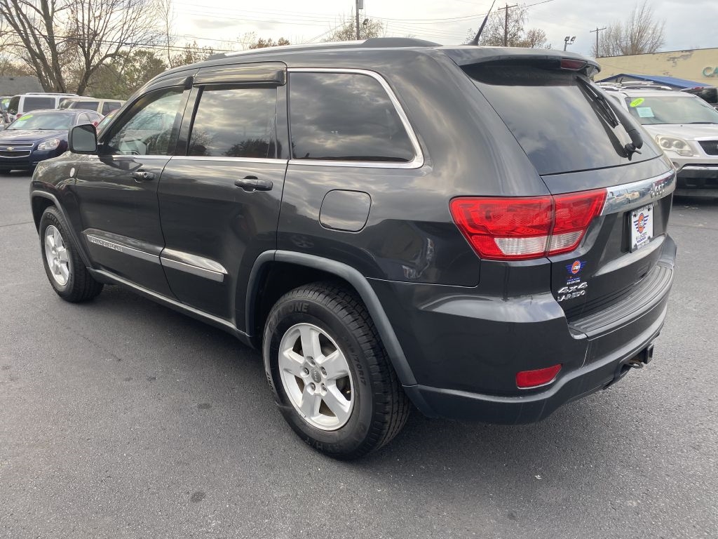 Jeep Grand Cherokee Laredo 4WD 2011