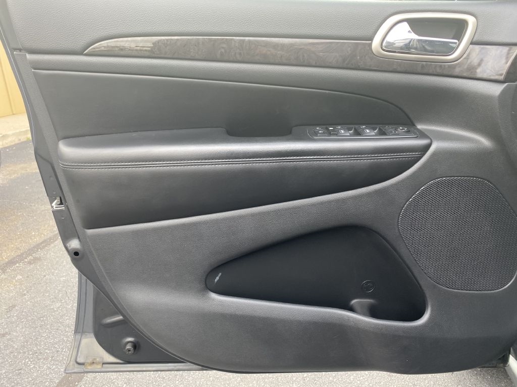 Jeep Grand Cherokee Laredo 4WD 2011