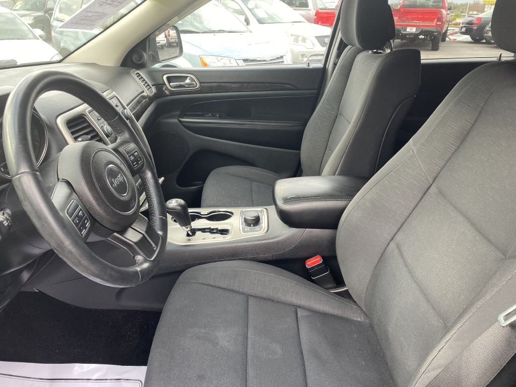 Jeep Grand Cherokee Laredo 4WD 2011