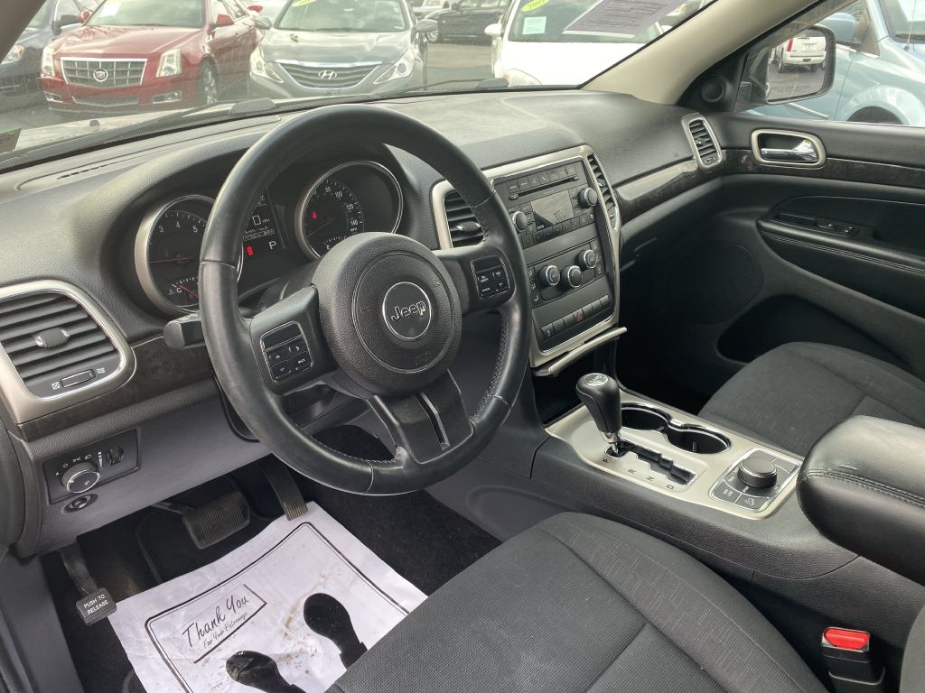 Jeep Grand Cherokee Laredo 4WD 2011