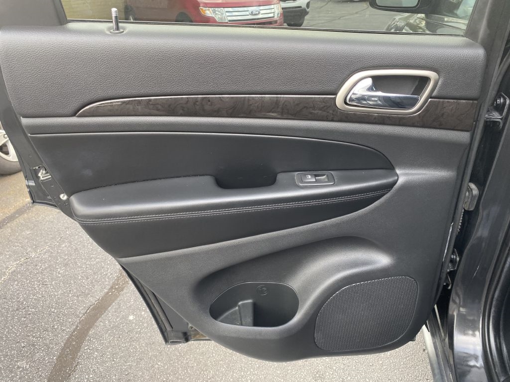 Jeep Grand Cherokee Laredo 4WD 2011