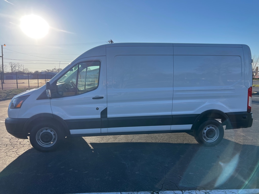Ford Transit 350 Van Med. Roof w/Sliding Pass. 148-in. WB 2015