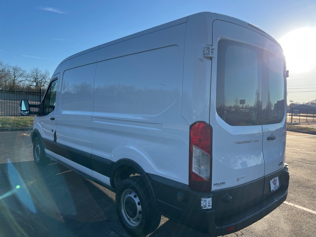 Ford Transit 350 Van Med. Roof w/Sliding Pass. 148-in. WB 2015
