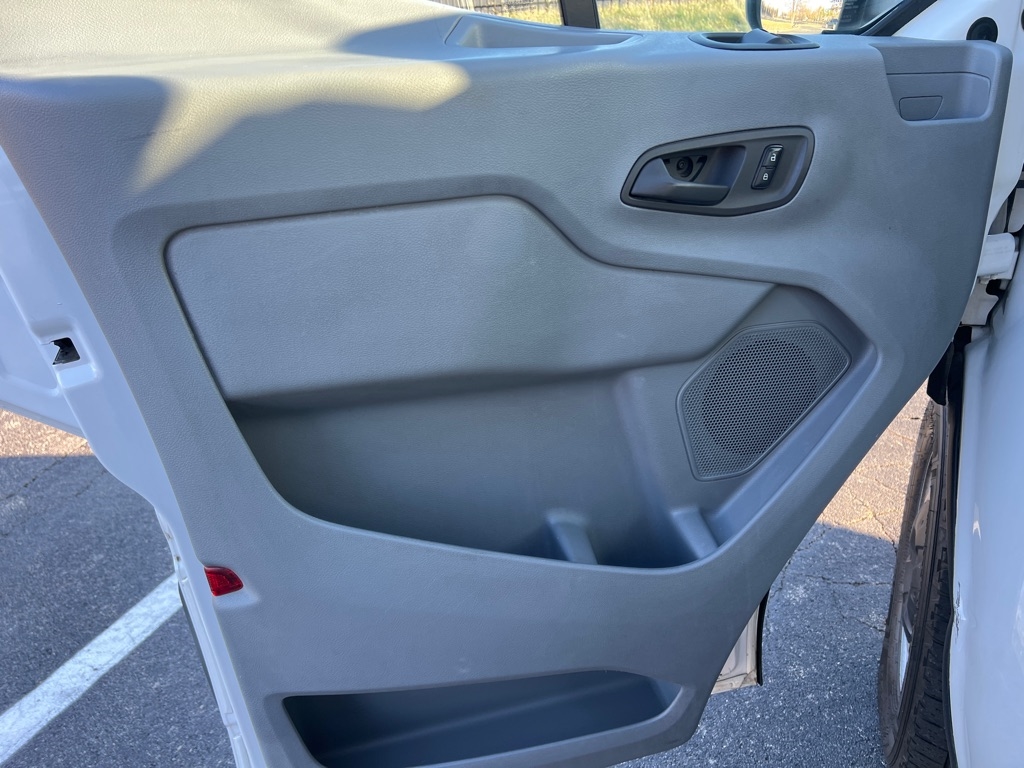 Ford Transit 350 Van Med. Roof w/Sliding Pass. 148-in. WB 2015