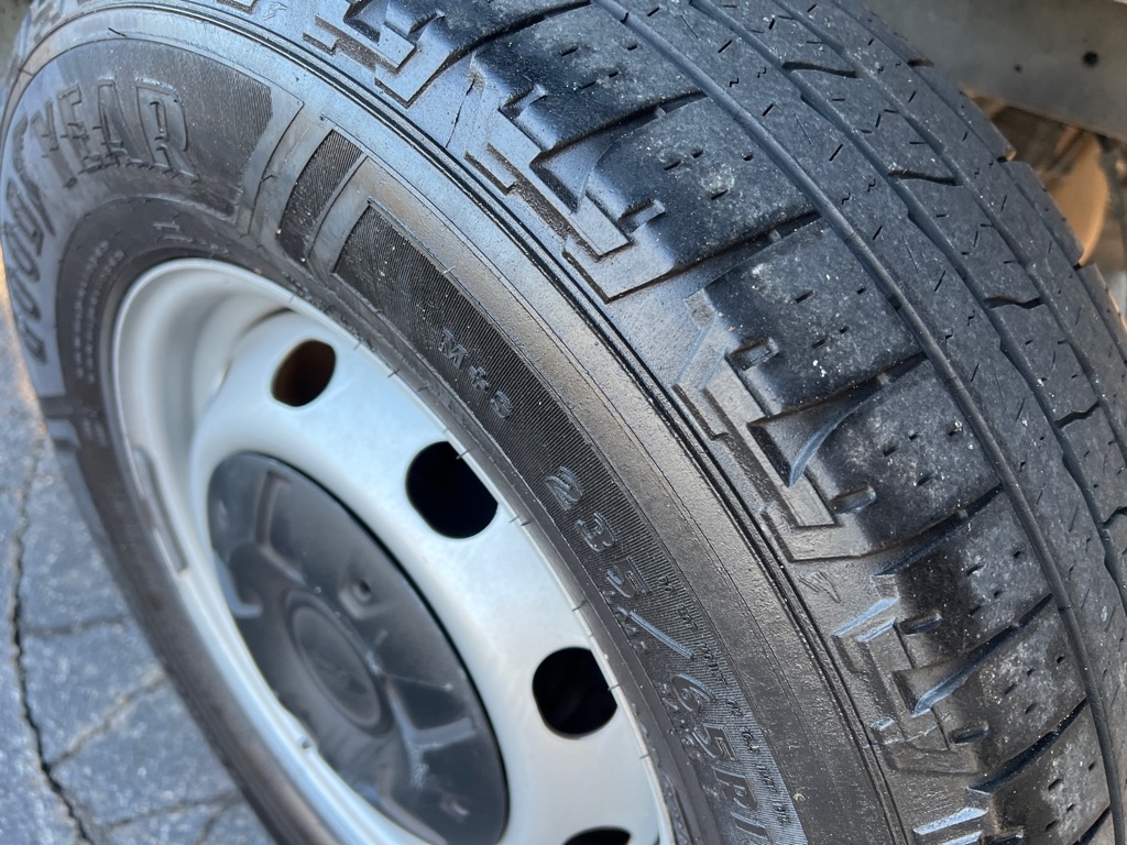 Ford Transit 350 Van Med. Roof w/Sliding Pass. 148-in. WB 2015