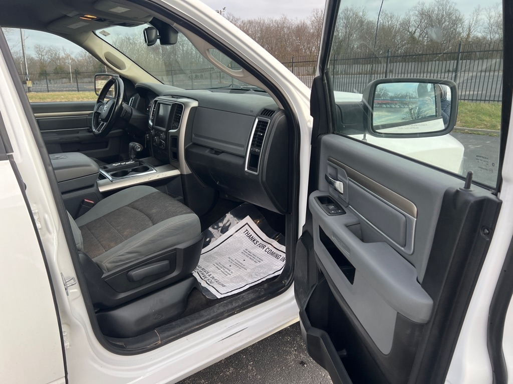 RAM 1500 SLT Crew Cab SWB 4WD 2013