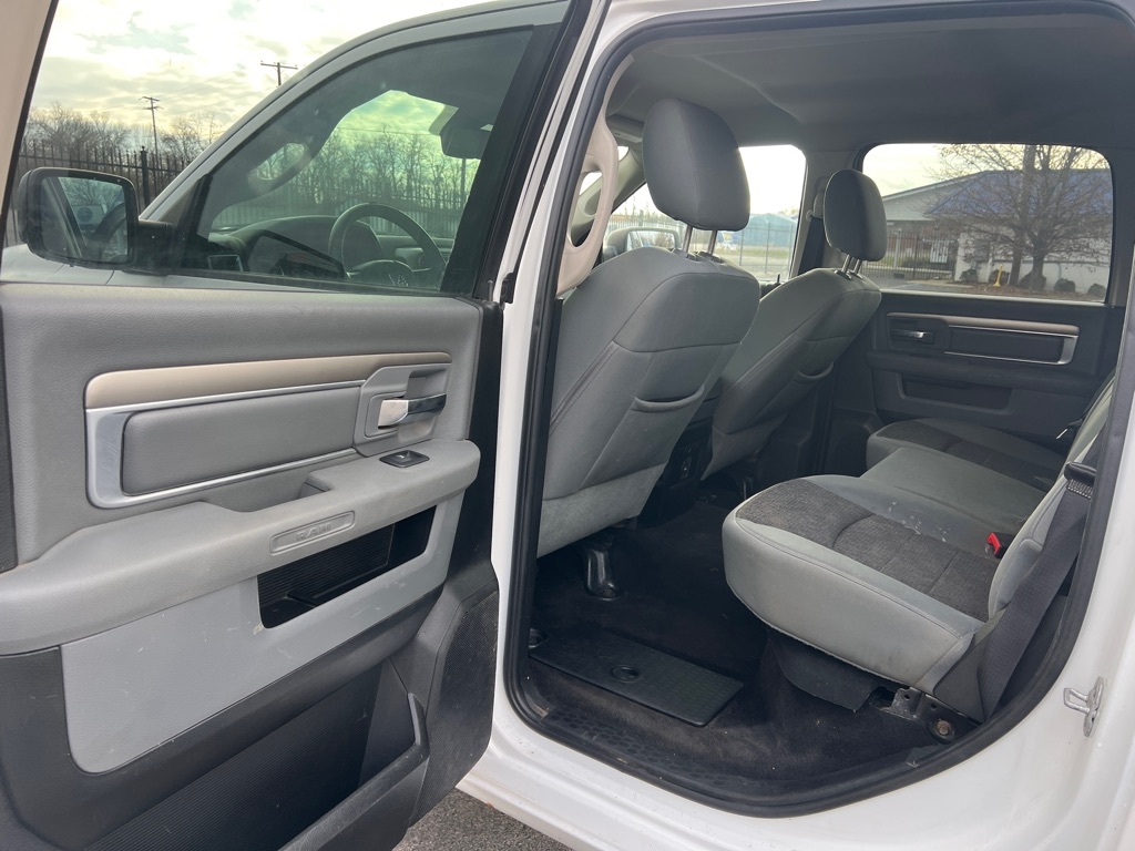 RAM 1500 SLT Crew Cab SWB 4WD 2013