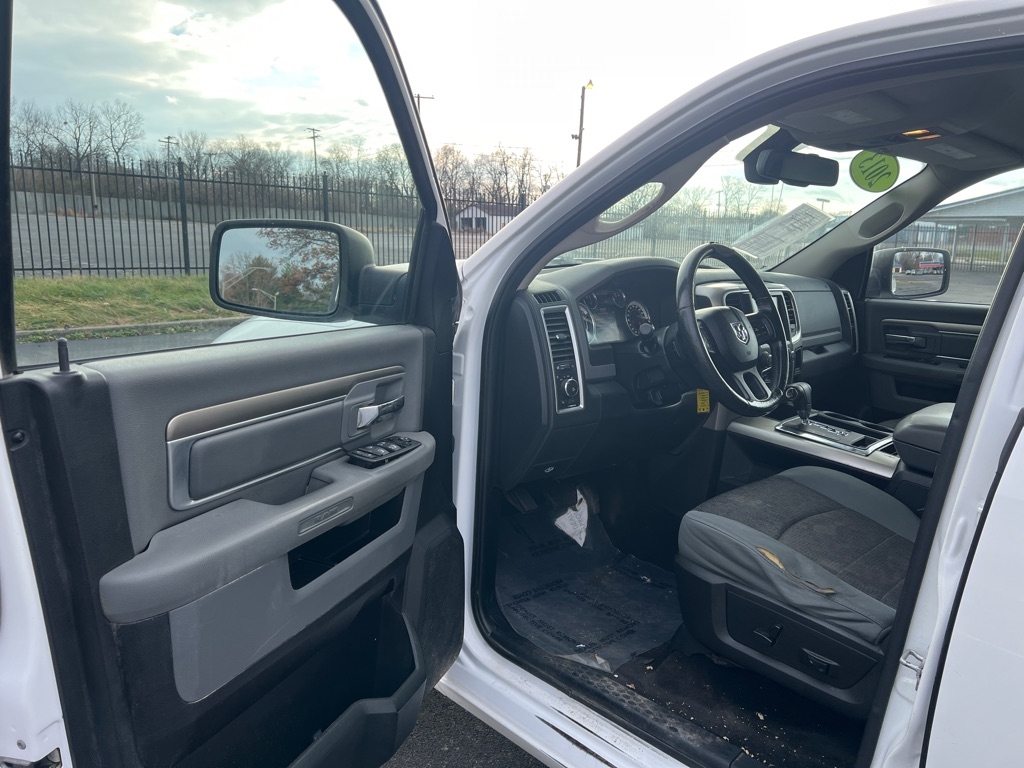 RAM 1500 SLT Crew Cab SWB 4WD 2013