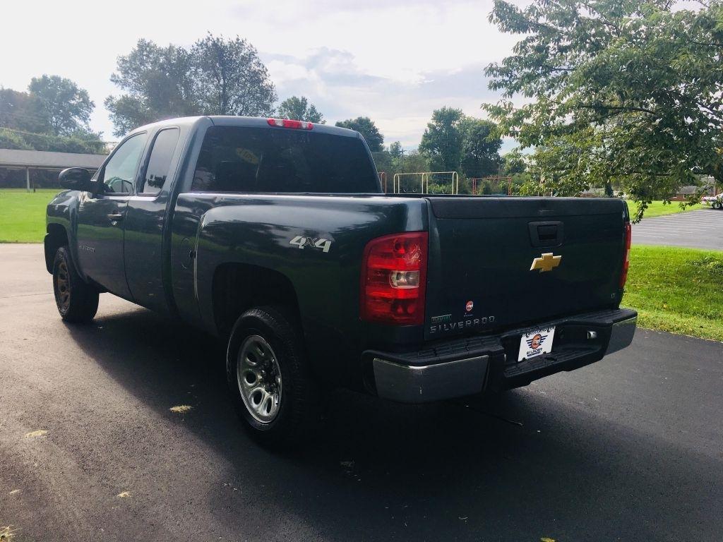 Chevrolet Silverado 1500 LS Extended Cab 4WD 2011