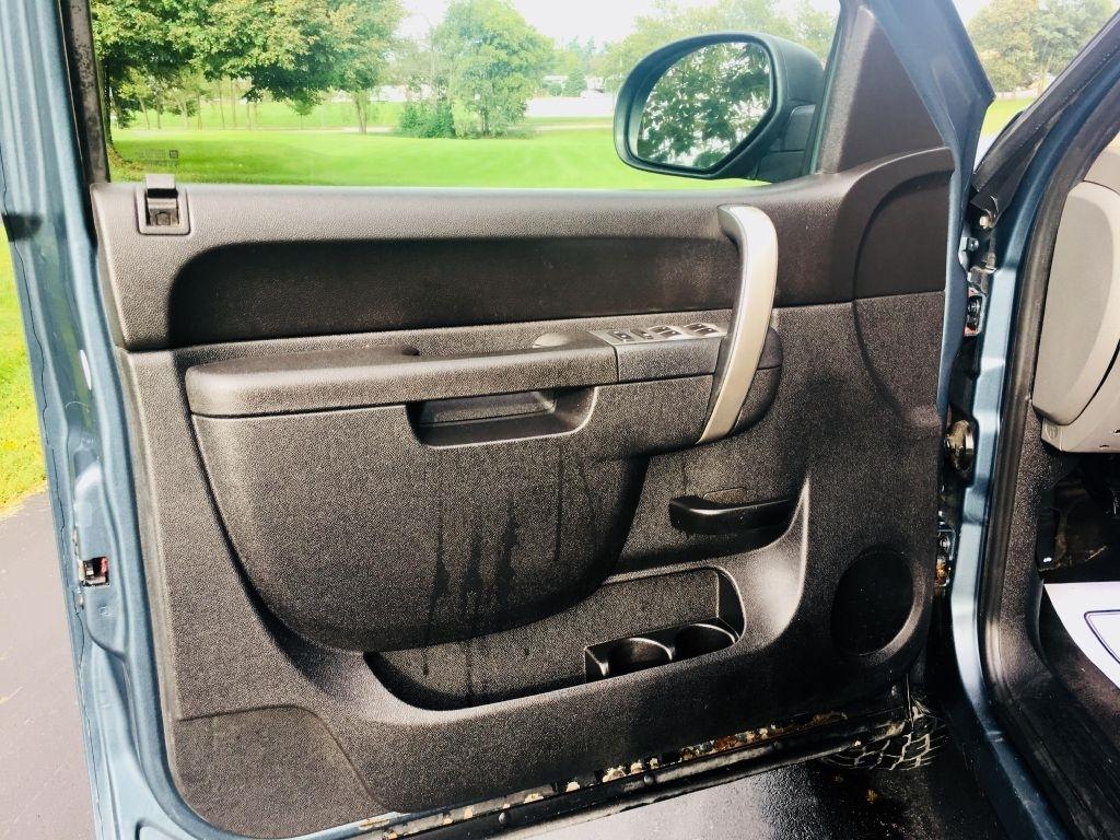 Chevrolet Silverado 1500 LS Extended Cab 4WD 2011