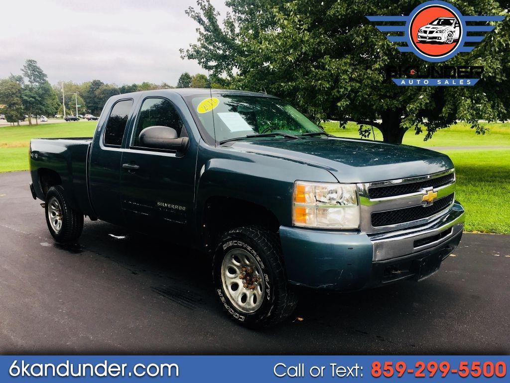 Chevrolet Silverado 1500 LS Extended Cab 4WD 2011