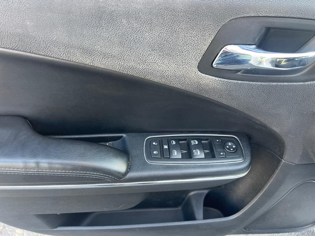 Dodge Charger SE 2014