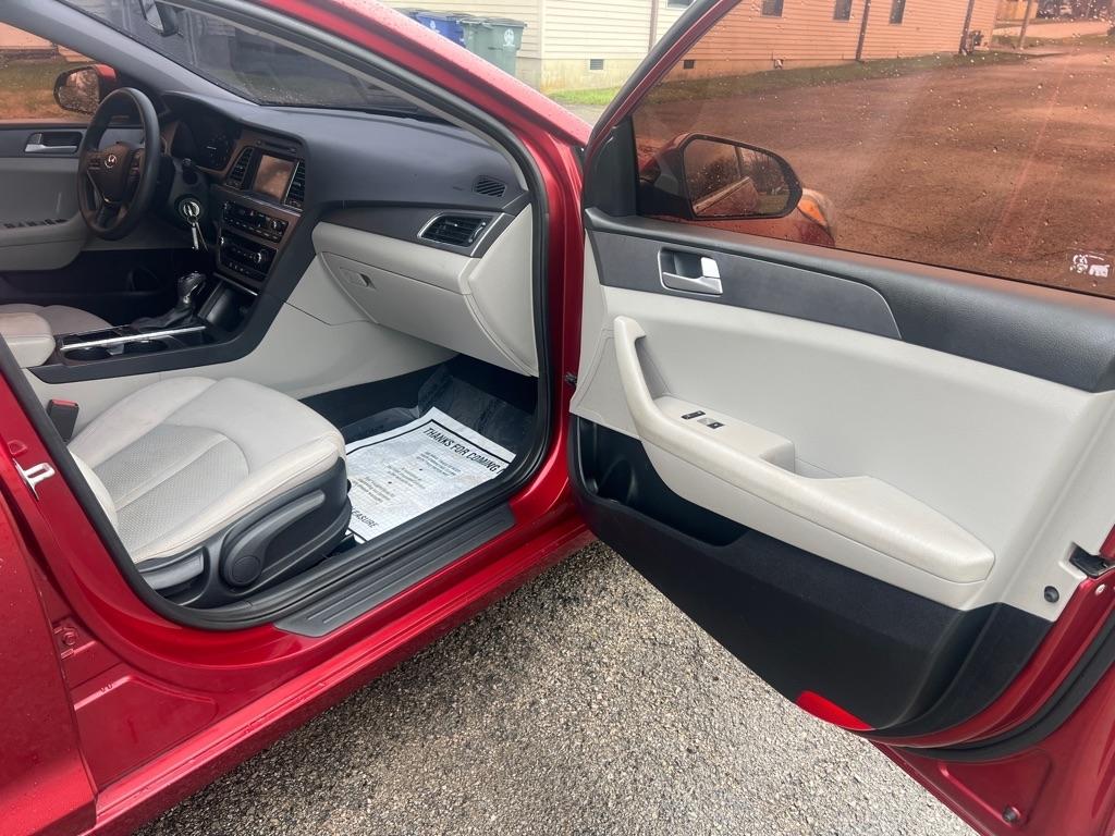 Hyundai Elantra SE 6AT 2016