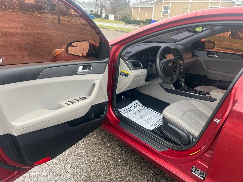 Hyundai Elantra SE 6AT 2016