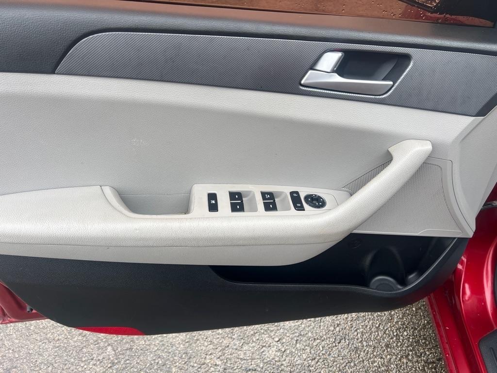 Hyundai Elantra SE 6AT 2016