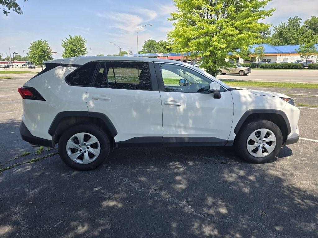Toyota RAV4 LE 2022