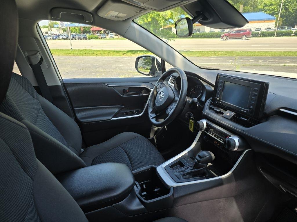 Toyota RAV4 LE 2022