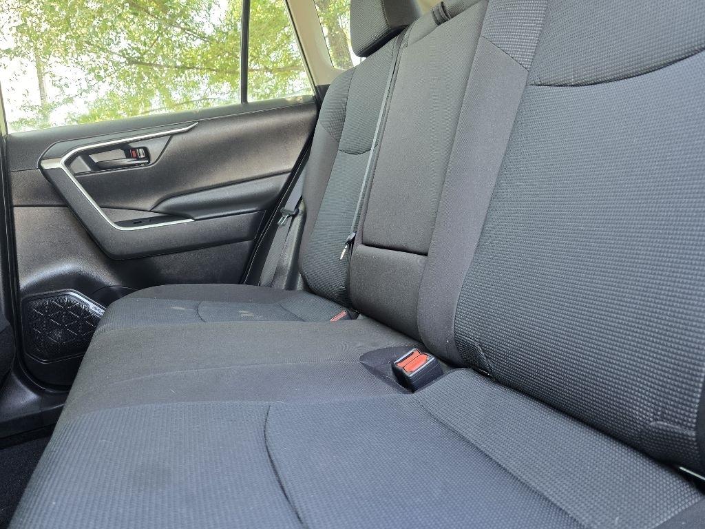 Toyota RAV4 LE 2022