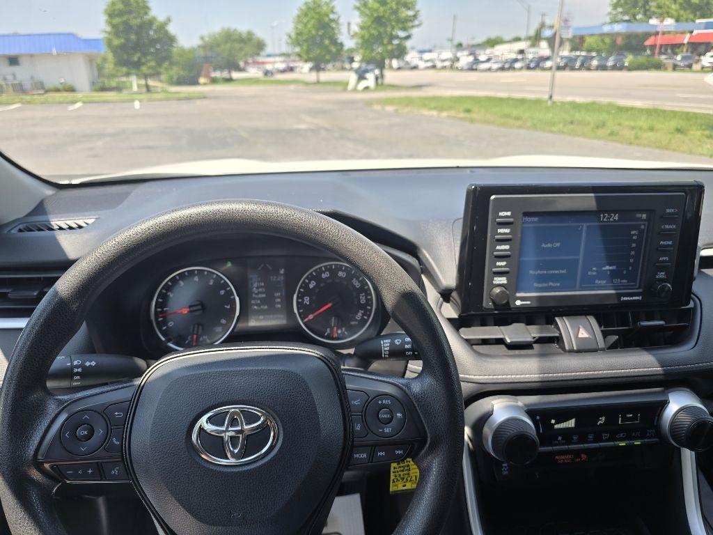 Toyota RAV4 LE 2022