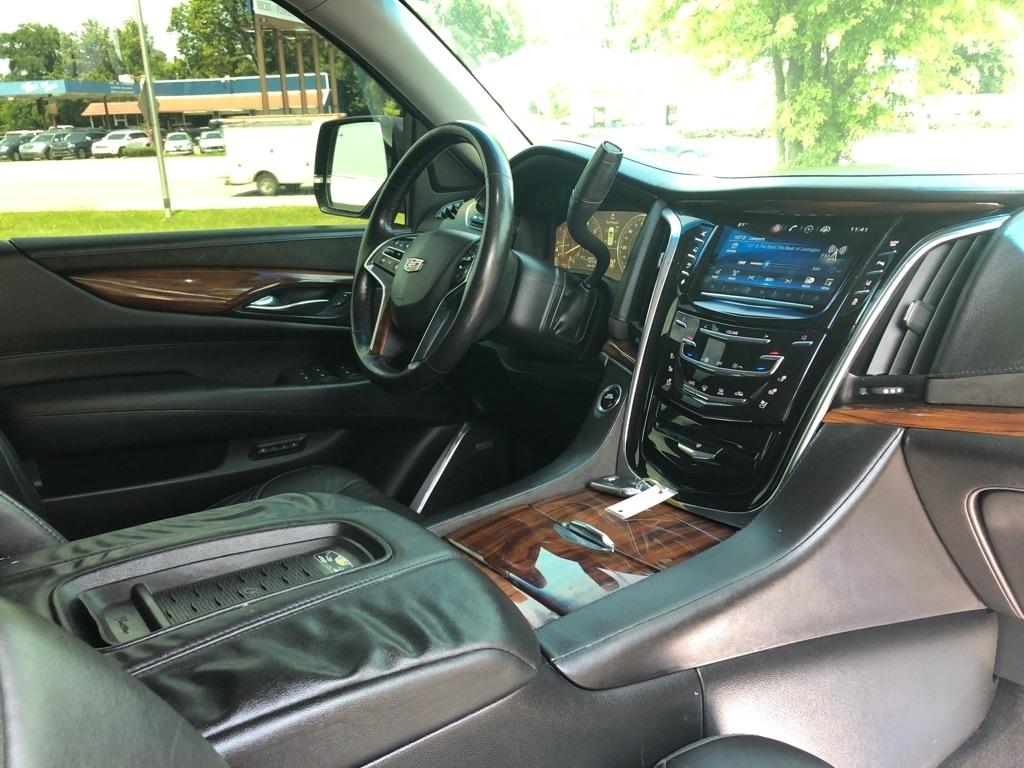 Cadillac Escalade ESV Premium 4WD 2015